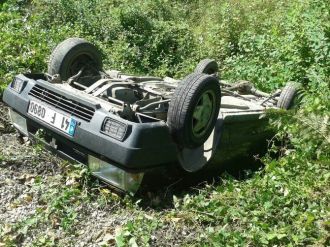 Otomobil Şarampole Yuvarlandı: 5 Yaralı