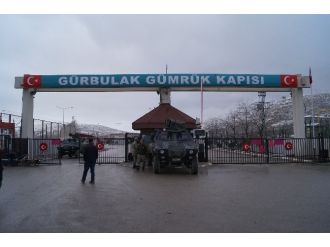 İran, Türkiye Sınır Kapısını Kapattı