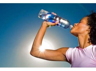 Yaz Aylarında Günlük 2-2,5 Litre Su Tüketin