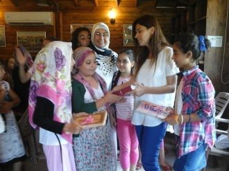 Bir Saat Kitap Oku Kitap Hediyeni Kazan Projesi