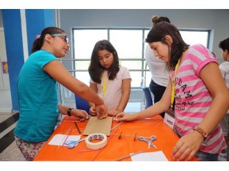 Büyükşehir Bilim Deney Merkezi Atölyeleri Devam Ediyor