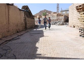 Gürpınar Belediyesi’nden Parke Taşı Döşeme Çalışması