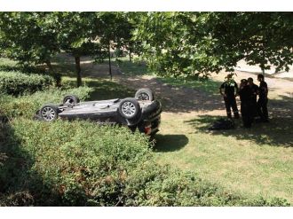 Köprüden Uçan Çocuklarına Yardıma Koşarken Ayağını Kırdı