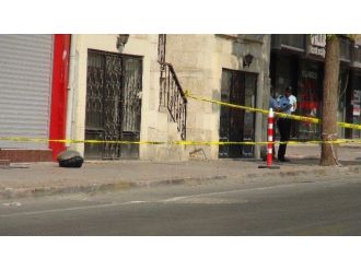 Mersin’de Şüpheli Paket Bomba İmha Robotu İle Patlatıldı