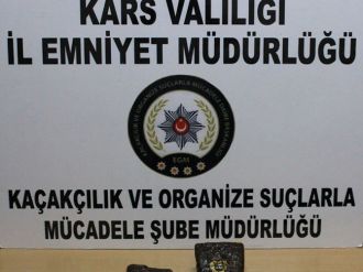 Kars’ta İki Kalıp Reçine Esrar Ele Geçirildi