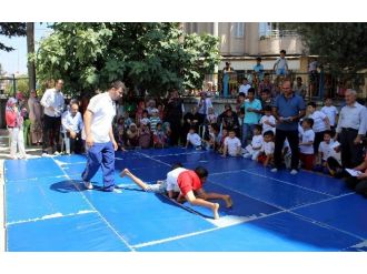 Yaz Kuran Kursu Öğrencileri Arasında Güreş Müsabakaları