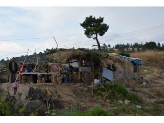 Barakada Yaşayan 4 Çocuklu Aileye Yardım Eli