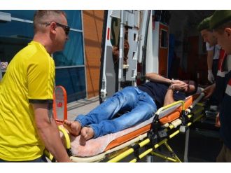 (Özel Haber) Mahkum Dudaklarını Dikti