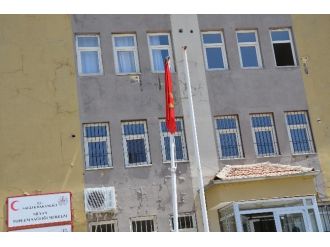 Ydg-h Silvan’da Türk Bayrağını İndirip Yerine Pkk Flaması Astı