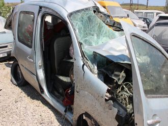 Taklalar Atarak Kanala Düştü: 2 Ölü