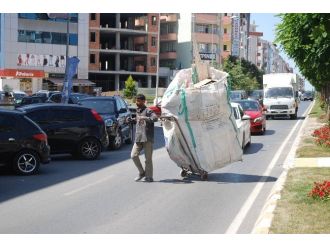 Hurdacılar Trafiği Kilitliyor