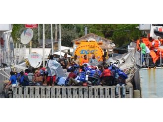 Ayvalık’ta 400 Suriye Ve Afgan Uyruklu Kaçak Yakalandı