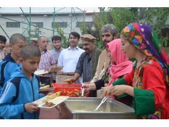 Tika Afganistan’da Yetimleri Unutmuyor
