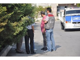 Düğünde Polise Taşlı Sopalı Saldırı