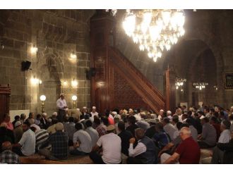 Erzurum’da Şehitler İçin Okunan Hatmi Şeriflerin Duası Yapıldı