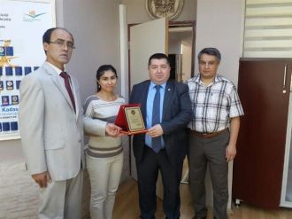 Sahteciliği Önleyen Memura Baro’dan Plaket