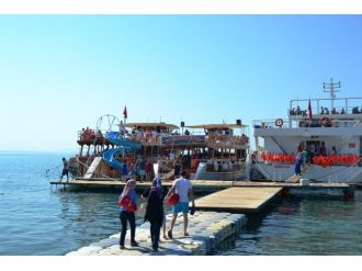 Sarımsaklı’da Eğlencede Yeni Trend, Gezi Tekneleri