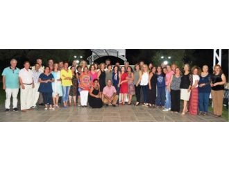 Ayvalık Lisesi 1979 Ve 1980 Mezunlarının 36 Yıl Sonra 4. Kez Buluşma Sevinci