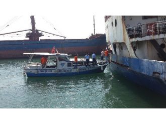 Mersin’de İki Gemi Batmaktan Son Anda Kurtarıldı