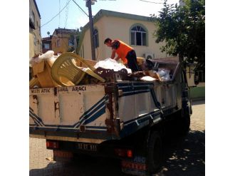 Evden 2 Kamyon Çöp Çıktı