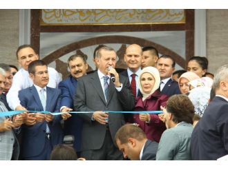 Baba Ocağında Cami Açılışı Yaptı