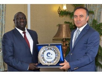 Vali Altıparmak Büyükelçi Momodou Badjie Kabul Etti