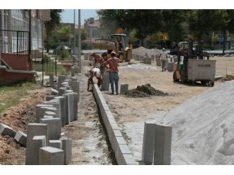 Kırklareli’de Yol Ve Kaldırım Düzenlemeleri Sürüyor