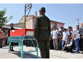 Babadan Şehit Oğluna Son Bakış