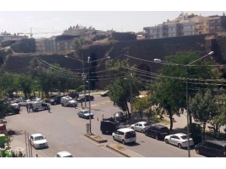 Diyarbakır’da Bombalı Araç Paniği