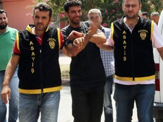 Yakalanan Hükümlü Cezaevine Gülerek Gitti