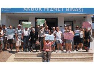 Akbük’te Kadınlar Su Fiyatına Tepki Gösterdi