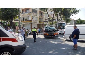 Edirne’de 3 Kişinin Yaralandığı Kaza Kameraya Yansıdı