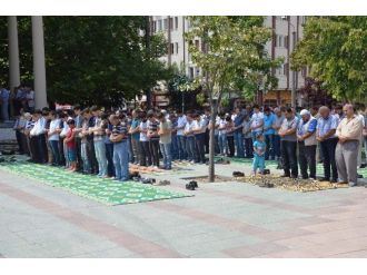 Aşırı Sıcaklar Altında Cuma Namazı