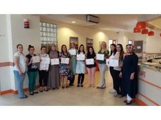 15 Hanım Daha Hızlı Yazma Kursunu Tamamladı