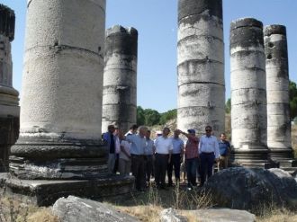 Vali Bektaş, Sardes Antik Kenti’ndeki Kazı Çalışmalarını İnceledi