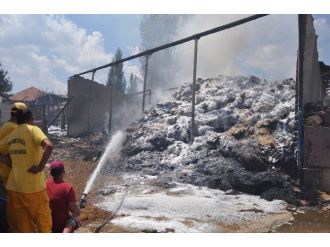 Korkuteli’de Ahır Yangını