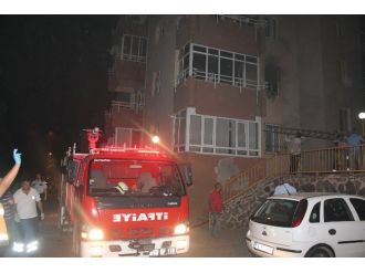 Yangın Dumanından 1 Kişi Zehirlendi 12 Kişi Etkilendi