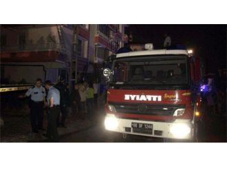 Yıldırım Düşen Binada Yangın Çıktı!