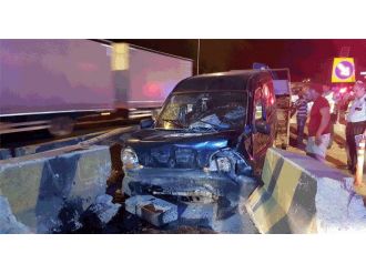 Beton Bariyere Öyle Hızlı Çarptı Ki!