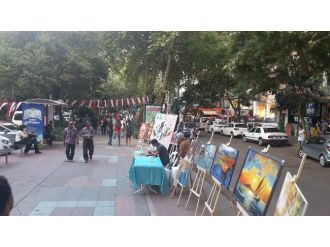 İzmek Eserleri Yürüyüş Yolunda Açıldı