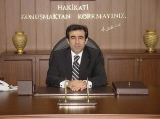 Vali Güzeloğlu’ndan 17 Ağustos Depremi Mesajı