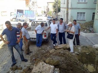 (Özel Haber) Arıza Ararken Tarihi Mezar Taşı Buldular