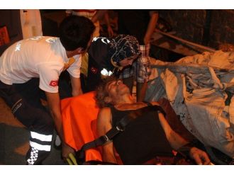 Yerde Hareketsiz Yatınca Polis Ve Sağlık Ekipleri Harekete Geçti