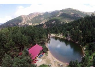 Serinlemek İsteyen Limni’ye Akın Ediyor