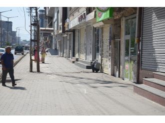 Yüksekova Belediyesi’nden ’Kepenk Açın’ Anonsu