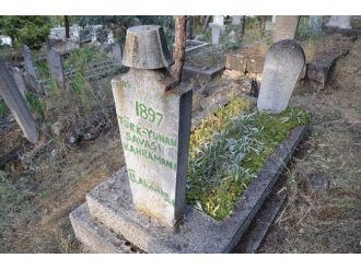 Odunpazarı’nda Bir Garip Mezar Taşı