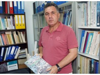 Prof. Dr. Ünlügenç: “Bakla Falına Bakar Gibi Deprem Tahmini Yapılmaz”