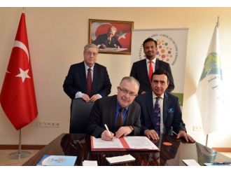 Pakistan Expo 2016 İçin Resmi Sözleşmeyi İmzaladı