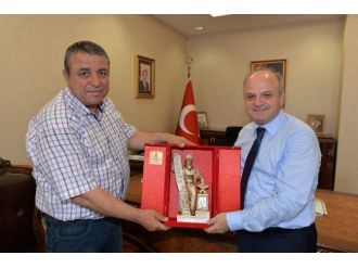 Kırşehirliler Vali Çakacak’ı Unutmadı