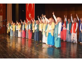 ’Biz Kardeşiz’ Öğrencilerinden Renkli Veda